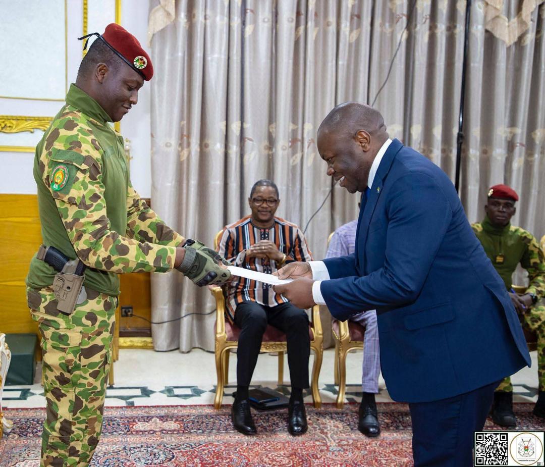 Huit nouveaux ambassadeurs